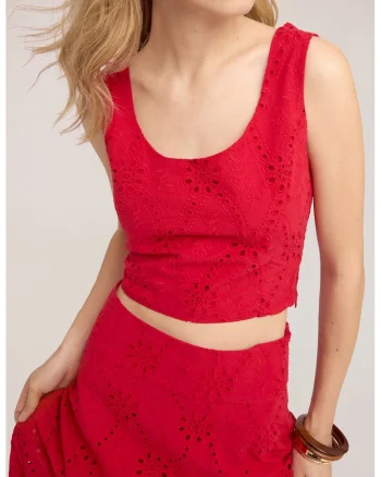 Top crop cu broderie, Rosu cireasa