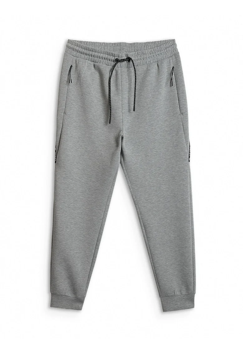 Pantaloni sport barbati  gri, talie medie, doua buzunare cu fermoar, croiala regulata