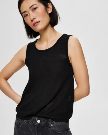 Top slim fit cu decolteu rotund