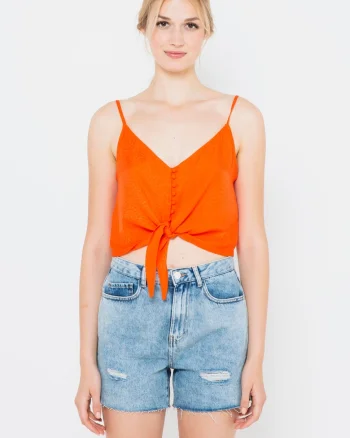 Top crop cu nasturi