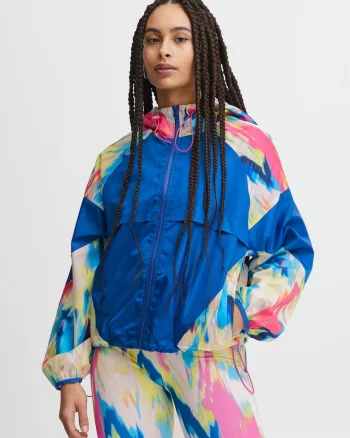 Jacheta cu maneci raglan