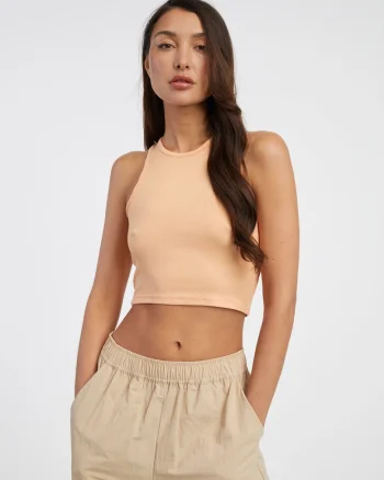 Maiou crop Belia,
