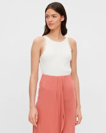 Top slim fit cu decolteu rotund Luca,