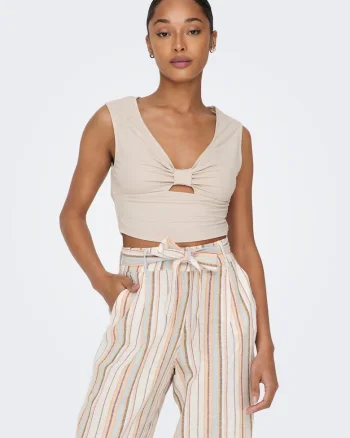 Top crop cu nod frontal