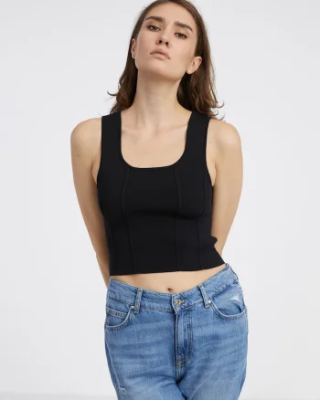 Top crop cu decolteu rotund Haisley