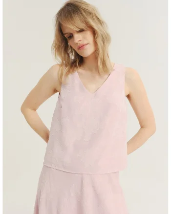 Top cu decolteu in V si broderie, Roz deschis