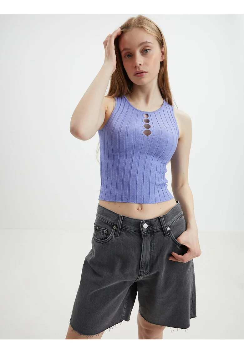 Crop Top cu decupaje