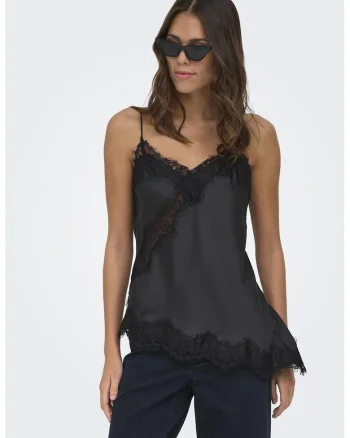 Top cu garnituri de dantela, Negru
