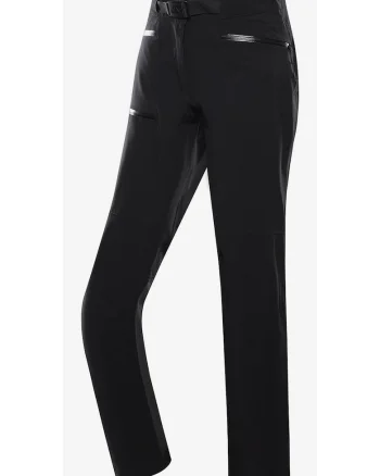 Pantaloni de drumetie rezistenti la apa