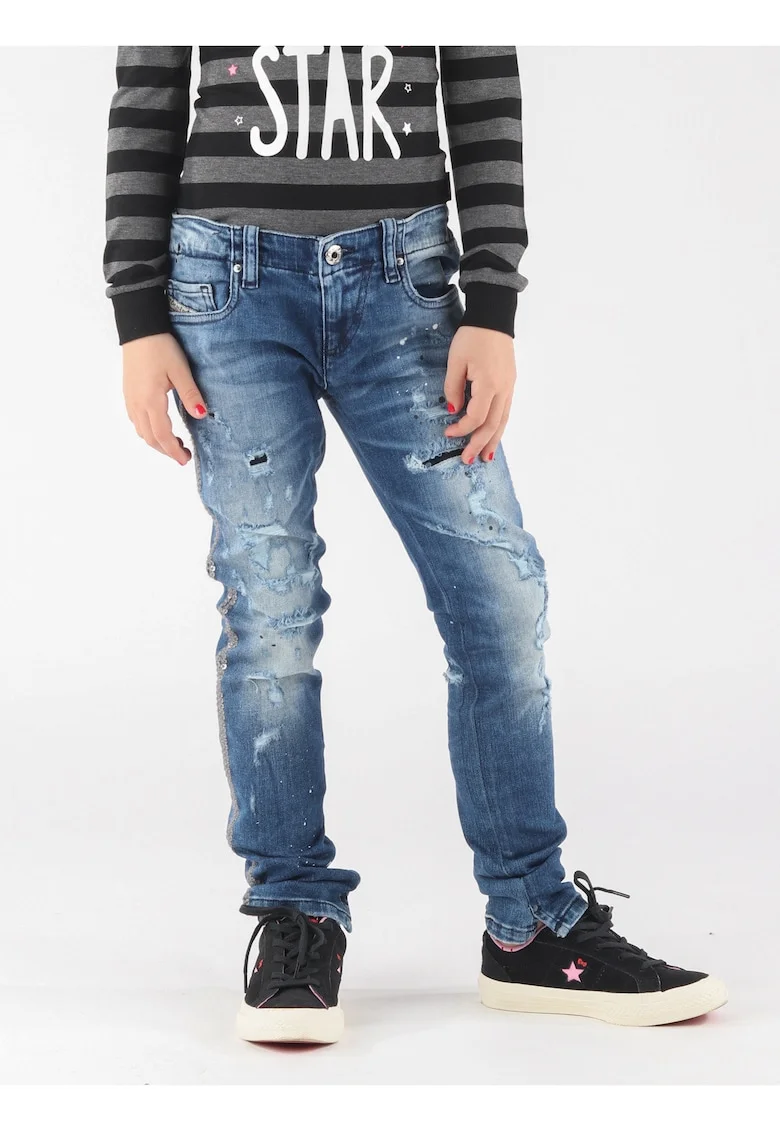 Blugi relaxed fit cu buzunare