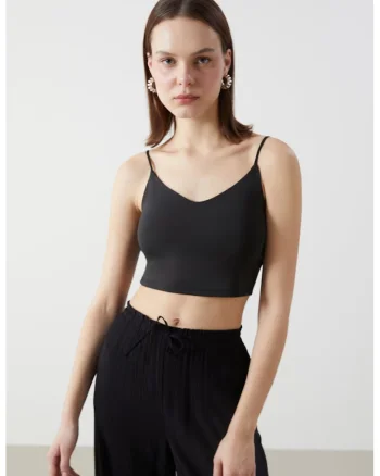Top crop cu decolteu in V, Negru