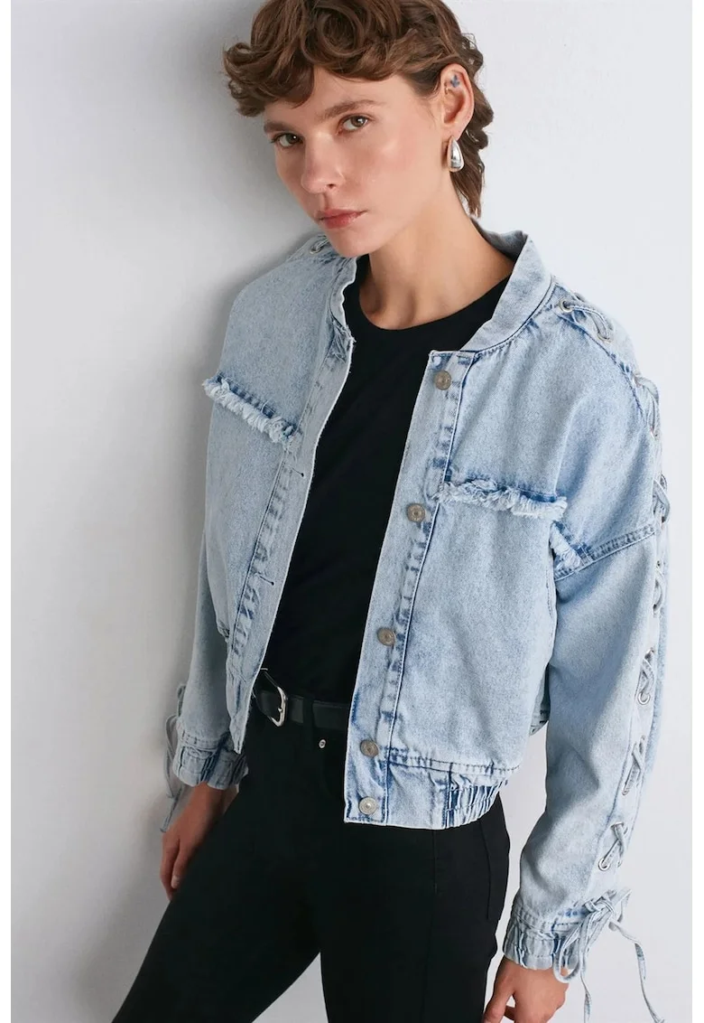 Geaca scurta din denim  guler tip camasa, albastru deschis, 100% bumbac, pentru femei