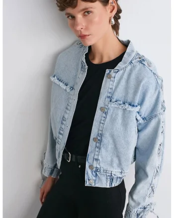 Geaca scurta din denim  guler tip camasa, albastru deschis, 100% bumbac, pentru femei