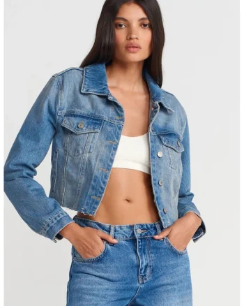 Geaca de blugi scurta  denim albastru, maneci lungi, inchidere cu nasturi, 100% bumbac
