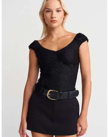 Top scurt mulat din dantela  negru, detaliu funda, 100% poliamida,