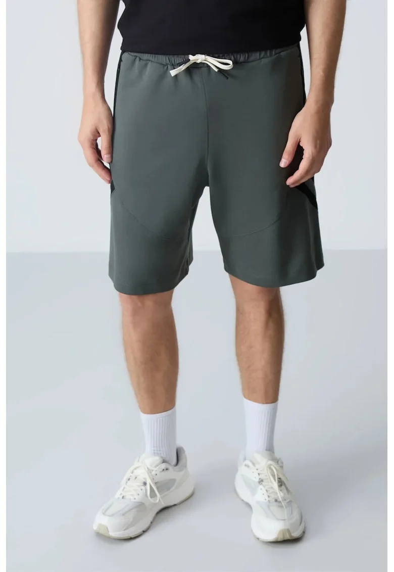 Pantaloni sport barbati,  pantaloni scurti de trening, gri ardezie, bumbac 82%,
