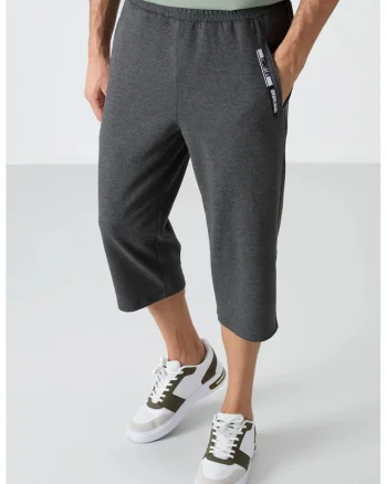 Pantaloni scurti sport barbati  gri antracit, 2 buzunare, 77% bumbac, 17% poliester, 6% elastan,