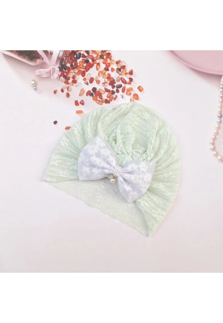 Caciulita vernil tip turban din danteluta