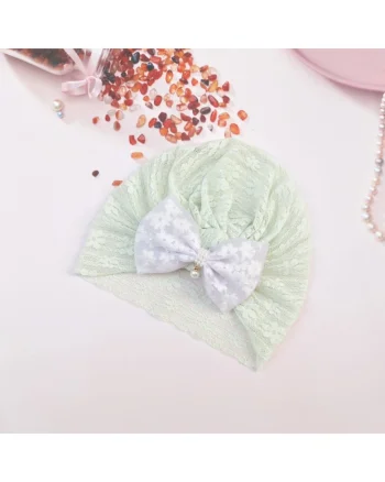 Caciulita vernil tip turban din danteluta