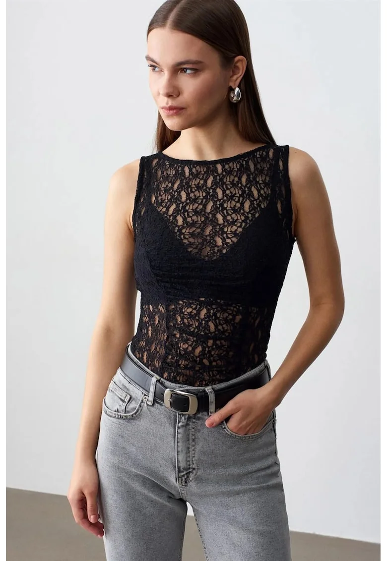 Bluza  mulata fara maneci din dantela, negru, captusita, tricot subtire