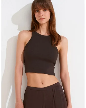 Maiou  crop, slim, cu nervuri, maro cafea, bumbac cu elastan