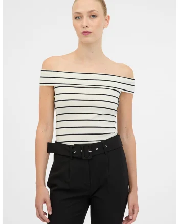 Tricou cu decolteu pe umeri si model in dungi, Alb fildes/Negru