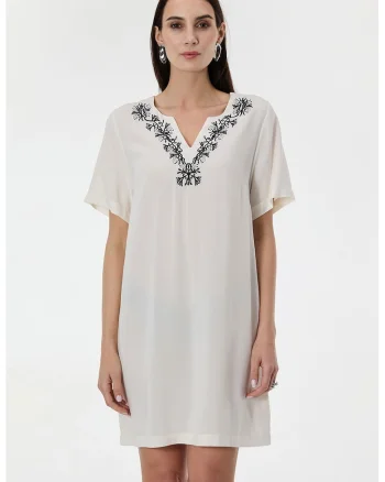 Rochie mini cu broderie, Alb fildes/Negru