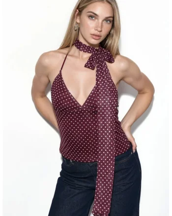 Maiou dama,  tricotata din tul cu buline, guler halter, rosu burgundy, 95% poliester