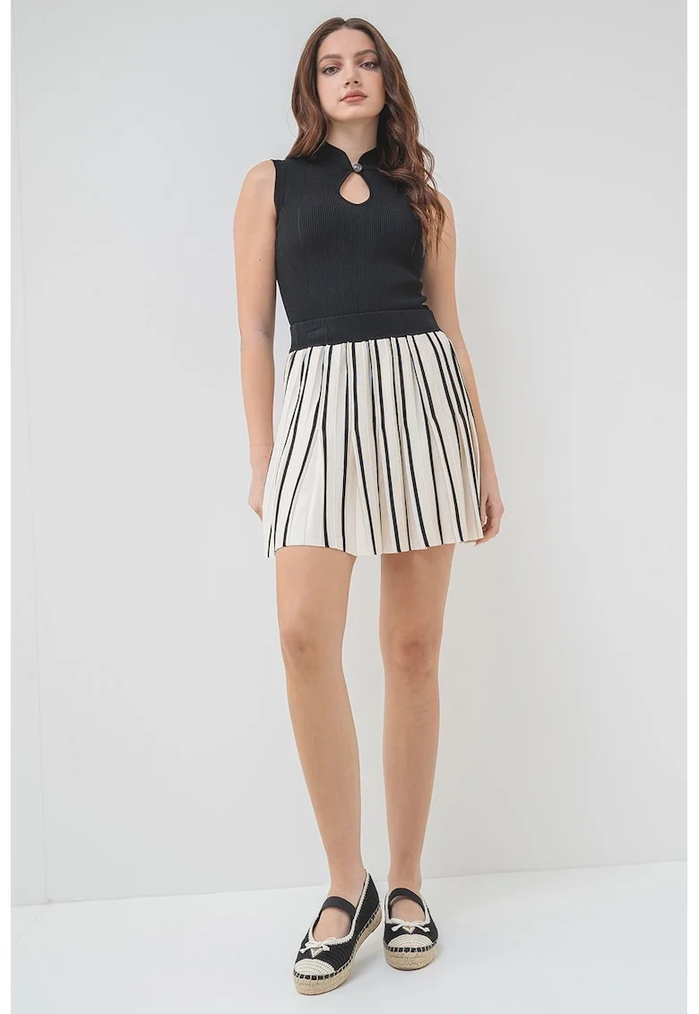 Top striat cu decupaj, Negru