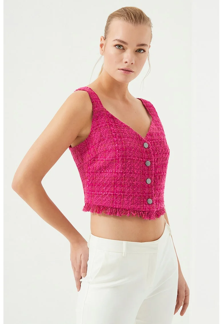 Top crop cu decolteu in V si terminatie franjurata, Fucsia