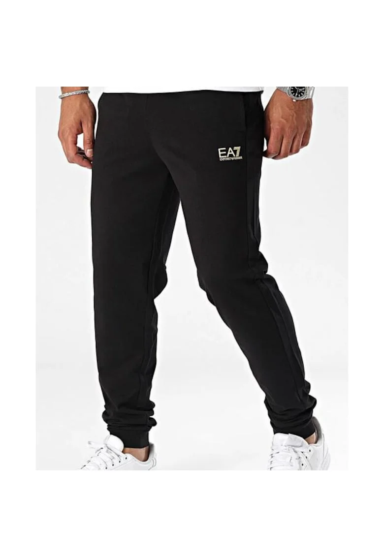 Pantaloni de trening cu logo discret,