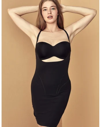 Rochie modelatoare, Negru