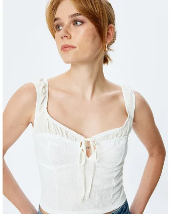 Top crop cu decolteu patrat, Alb
