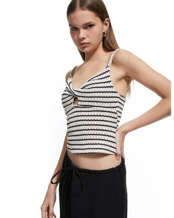 Top crop cu model in dungi, Alb fildes/Negru