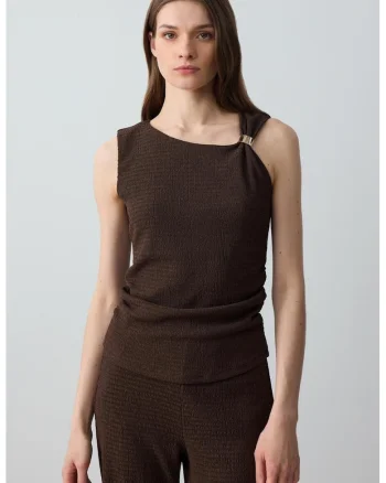 Top texturat cu model drapat, Maro cognac