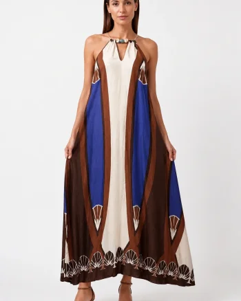 Rochie maxi din vascoza cu margele decorative la decolteu si imprimeu geometric