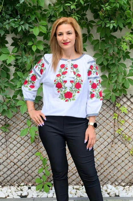 Ie Traditionala Floricica 3
