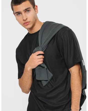 Tricou cu decolteu la baza gatului relaxed fit Fred, Negru