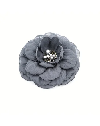 Brosa eleganta floare,  Luiza, voal gri, 8.5 cm, mijloc argintiu cu perle si cristale