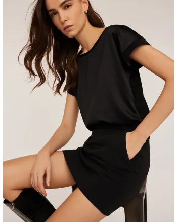 Tricou lejer din satin, Negru