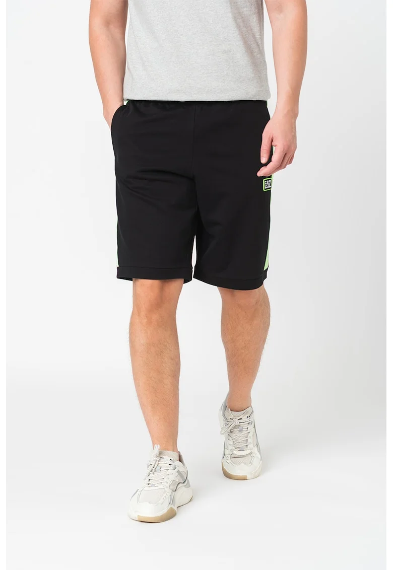 Pantaloni scurti cu benzi laterale contrastante, Negru/Verde electric