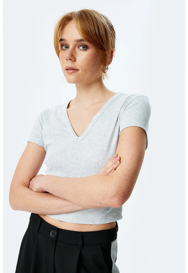 Tricou crop cu decolteu in V, Albastru melange