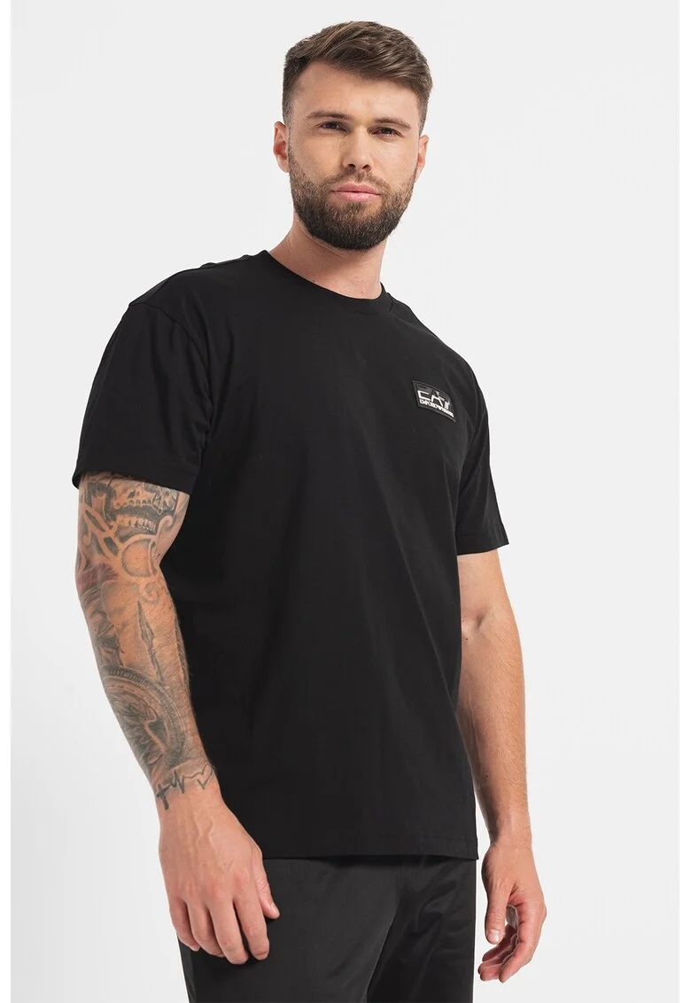 Tricou cu decolteu la baza gatului si logo, Negru