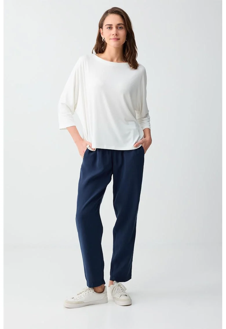 Pantaloni crop din amestec de modal