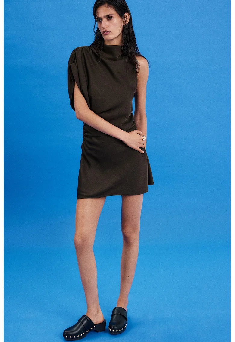 Rochie mini cu decolteu pe un umar, Maro pamantiu