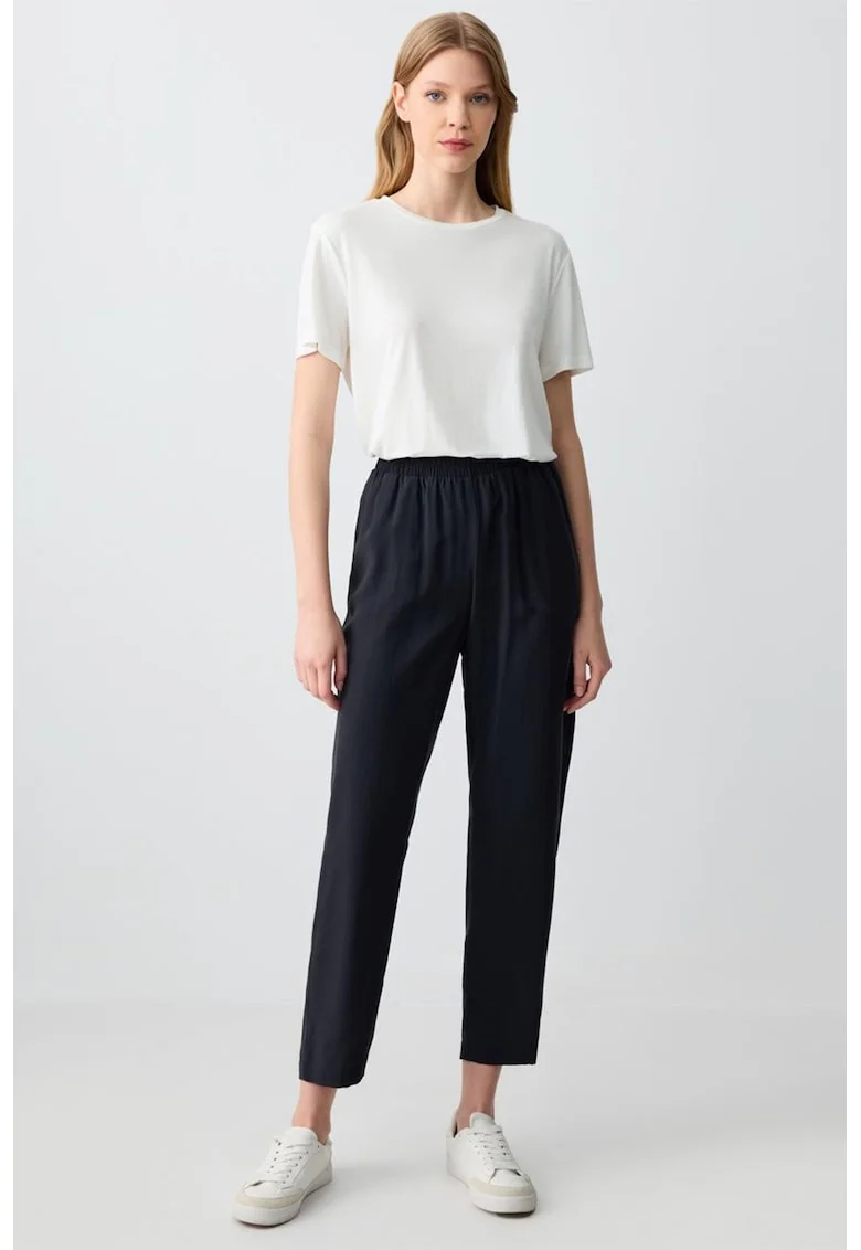 Pantaloni crop din amestec de modal