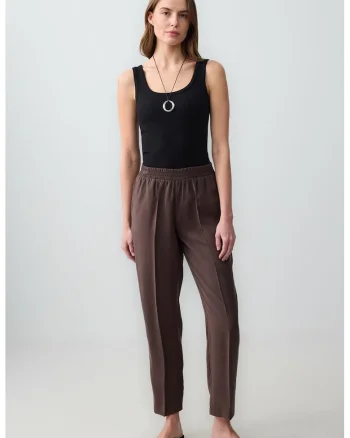 Pantaloni crop din amestec de modal