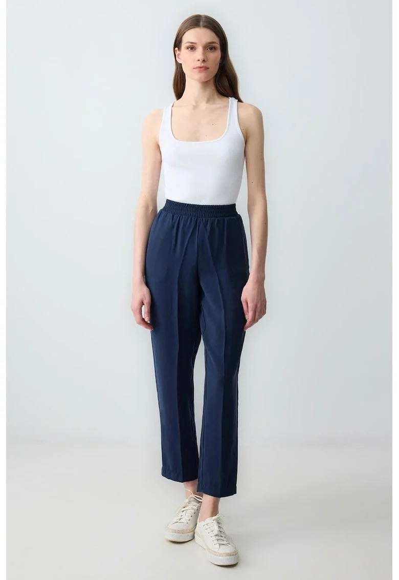 Pantaloni crop din amestec de modal