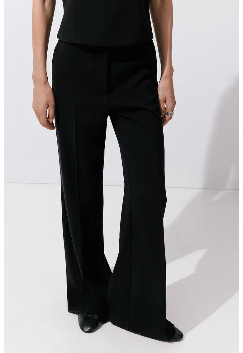 Pantaloni cu pliuri si talie inalta, Negru