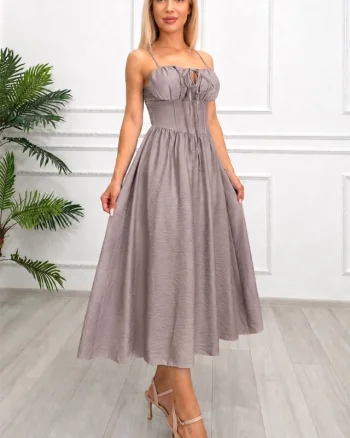 Rochie midi Ariella, cu bretele reglabile si tesatura crinkle, Gri Cappuccino, Marime S/M